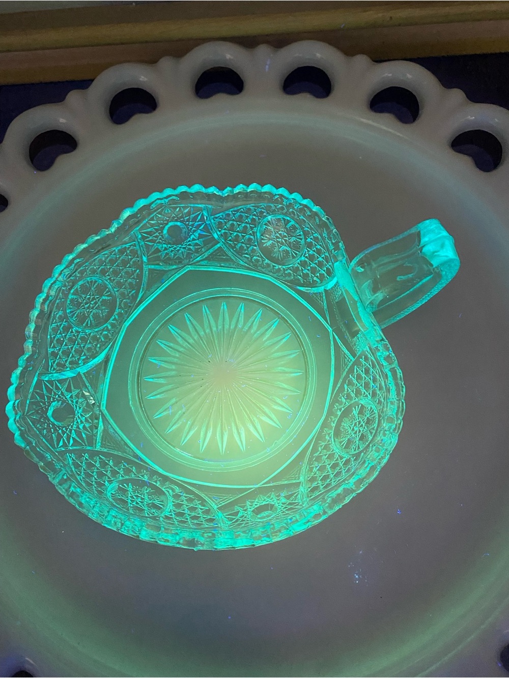 Vintage Kemple or L.E. Smith. “Nippy” Glass Bowl - Picture 4 of 10